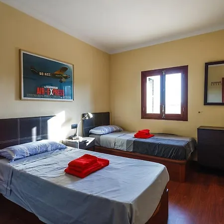 With Garden, Pool And Views, Remote-working Holiday home *