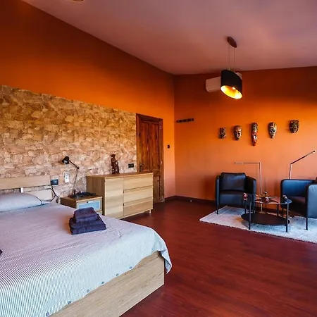 With Garden, Pool And Views, Remote-working Holiday home
