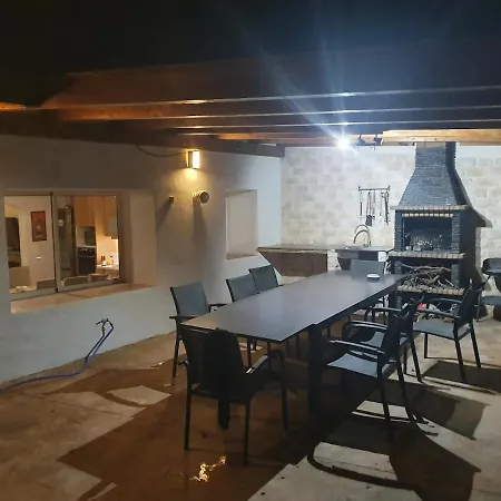 Holiday home With Garden, Pool And Views, Remote-working *