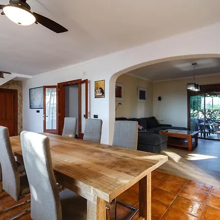With Garden, Pool And Views, Remote-working Holiday home *